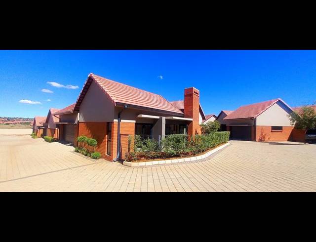 2 BEDROOM TOWNHOUSE FOR SALE IN WILD OLIVE ESTATE